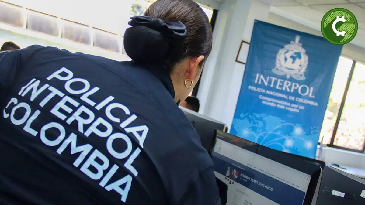 Juan José Benavides, señalado como uno de los principales responsables del escándalo financiero de Daily Cop, será buscado mediante una circular roja de Interpol. 